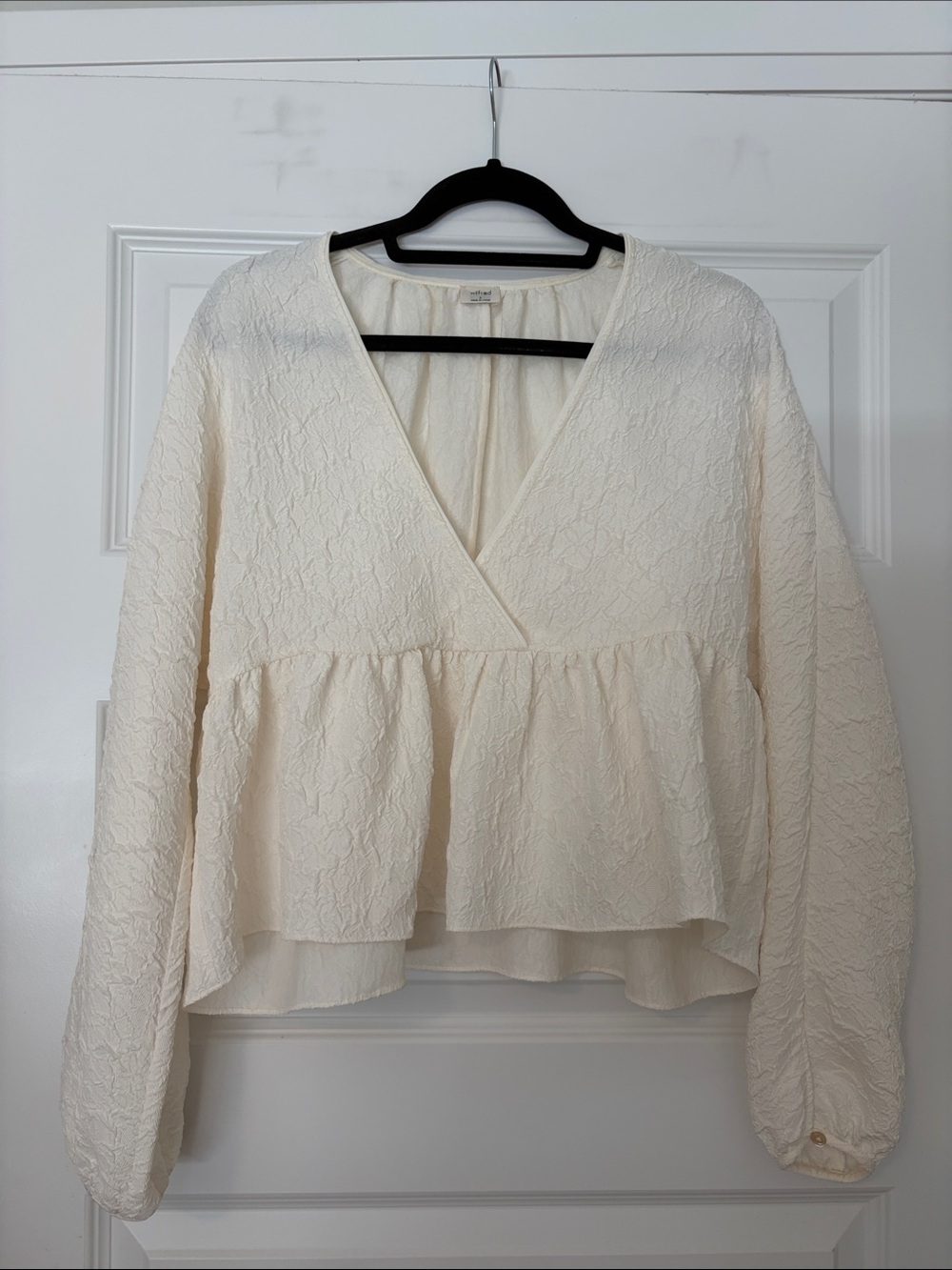 Wilfred Cream Textured V-Neck Peplum Top